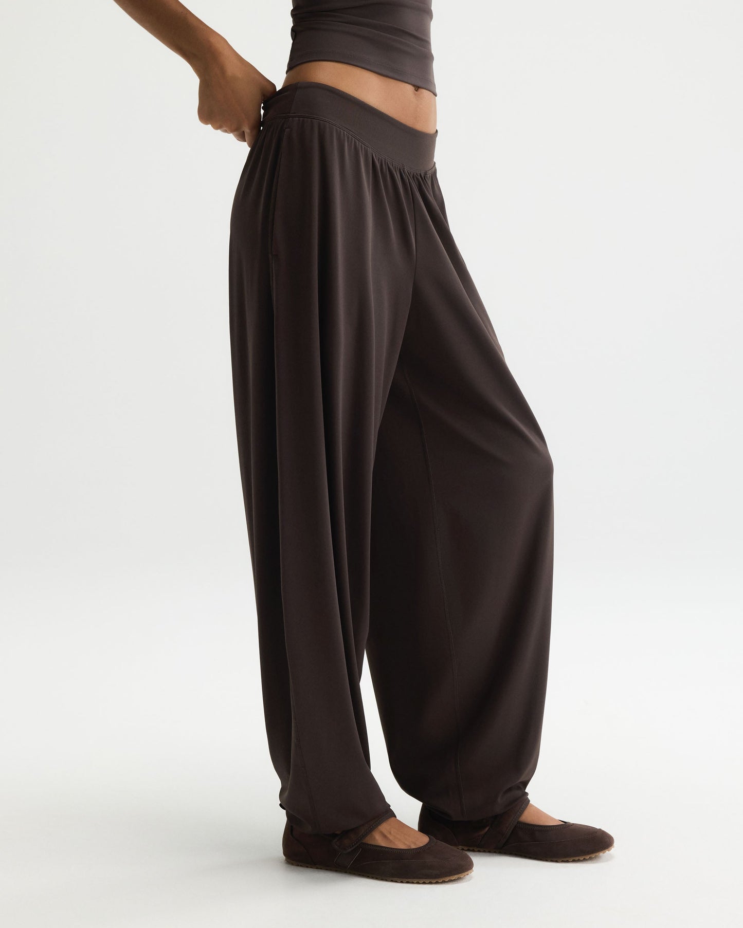 Balloon Yoga Pants - Coffee Bean