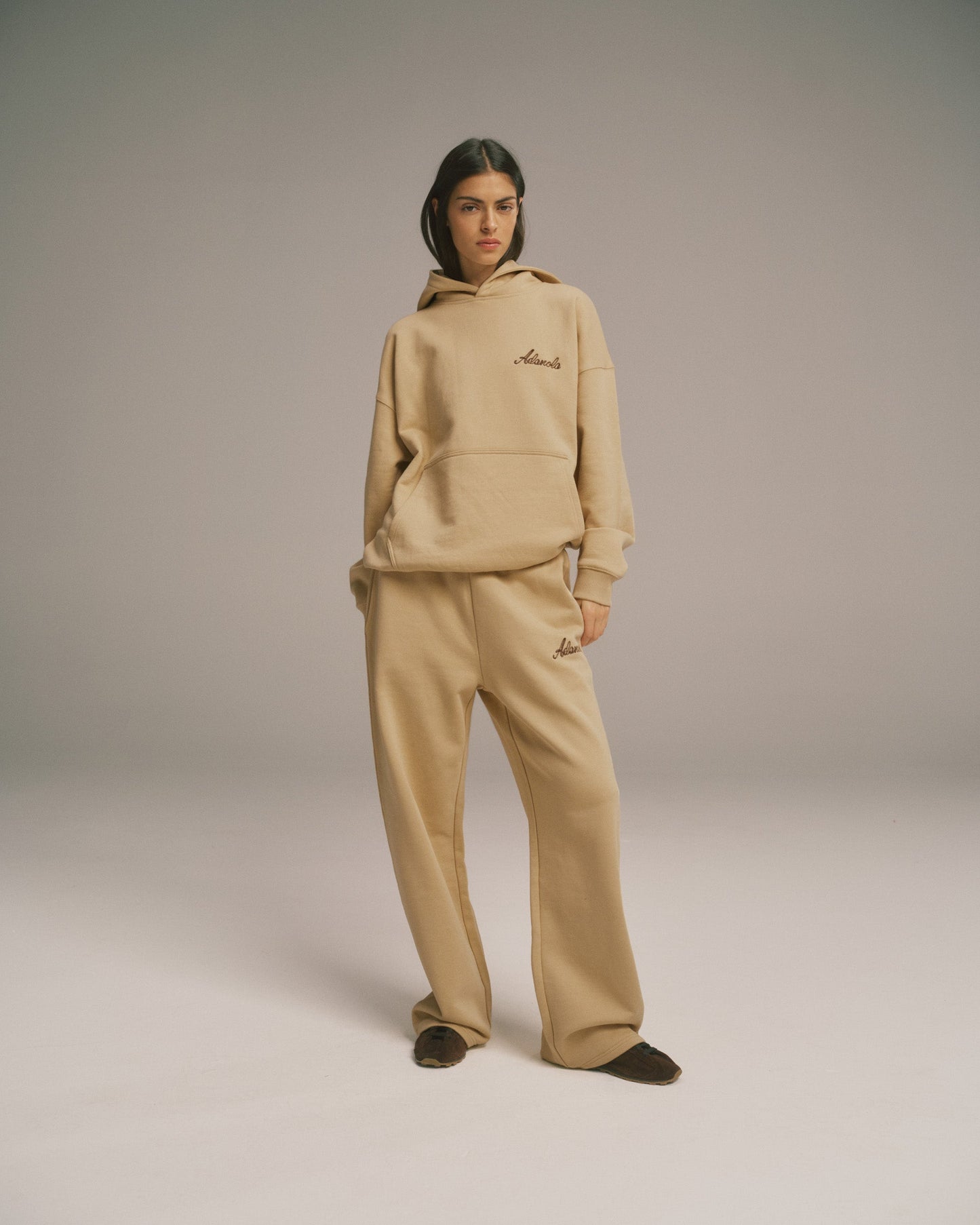 Signature Straight Leg Sweatpants - Caramel Beige