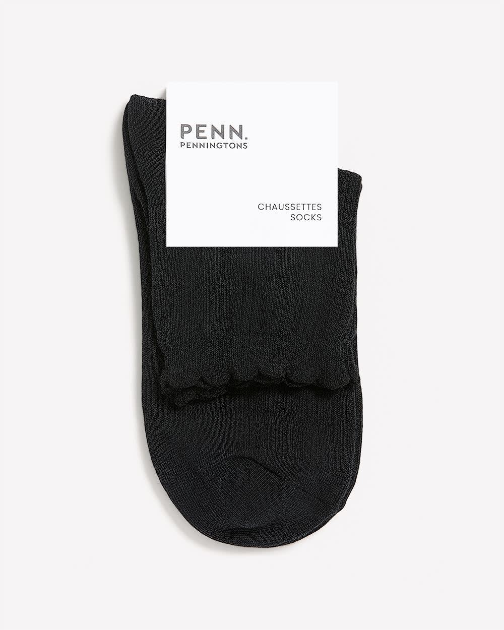 Textured Ankle Socks with Scalloped Edge