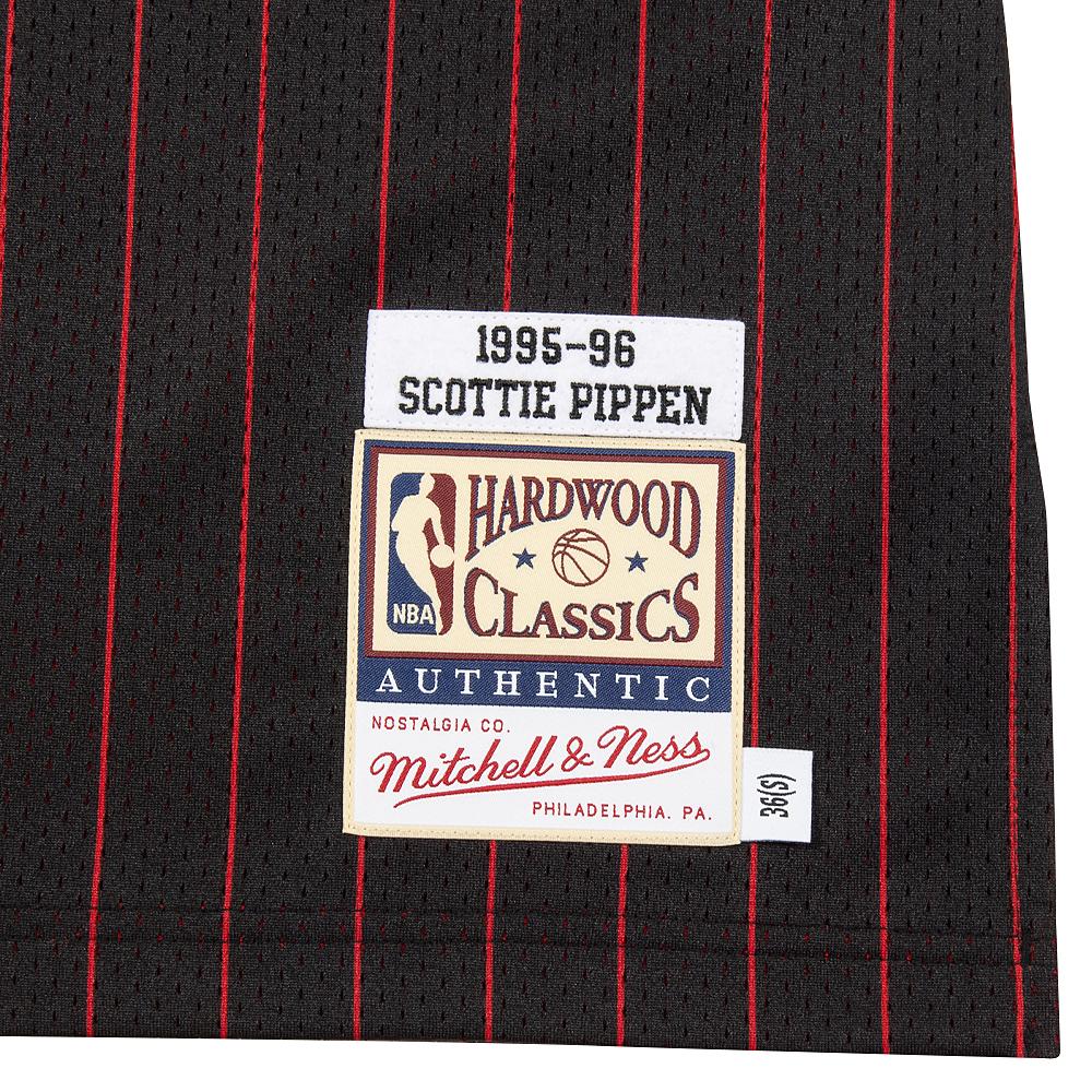 Scottie Pippen 1995 Auth Chic. Bulls Jersey | Pinstripe
